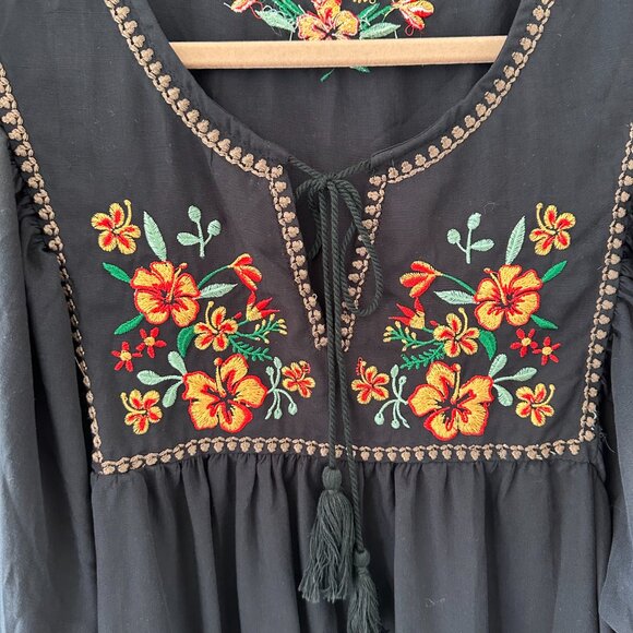 BOUTIQUE VISCOSE EMBROIDERED TASSLE TIE PEASANT BLOUSE - Picture 7 of 9